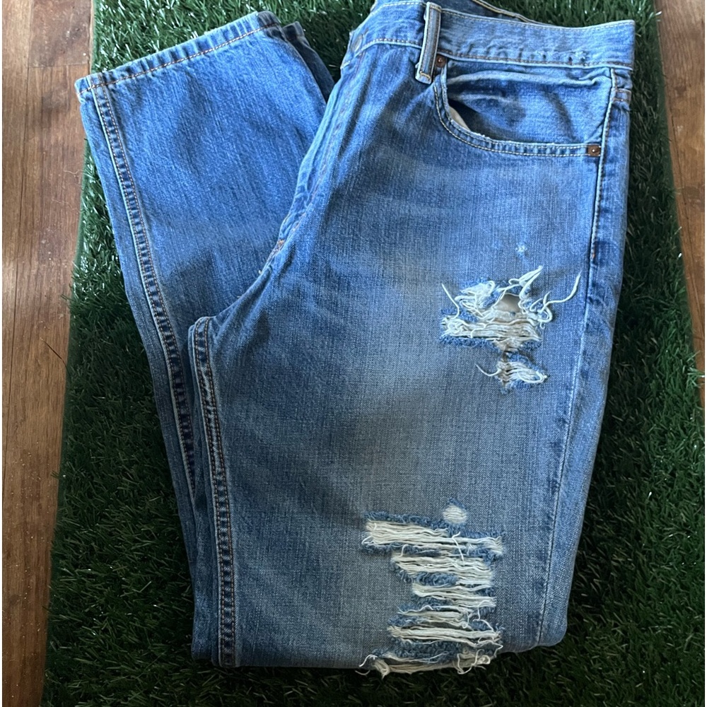 Levis
